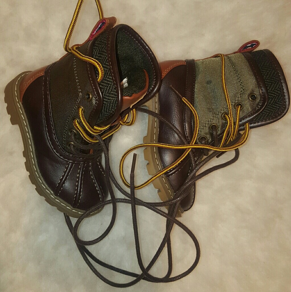 Shoes - Picture 2 of 6